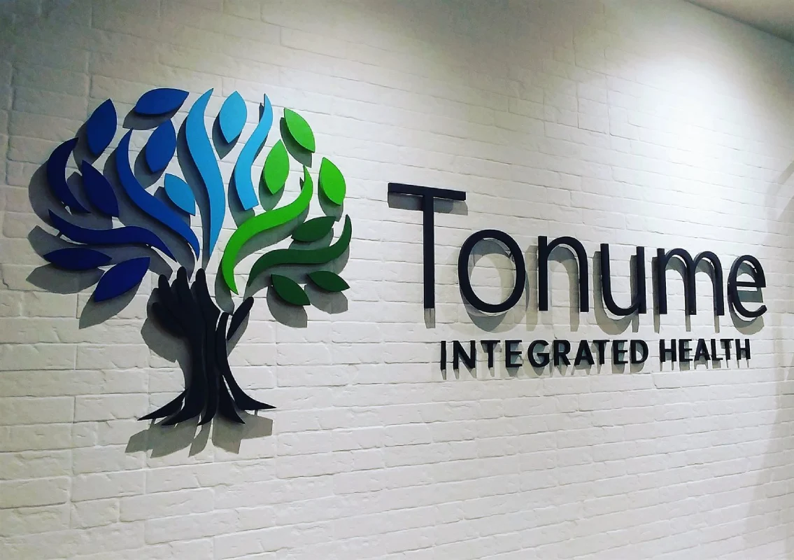 Professional commercial signage company in Vancouver attracting customers
